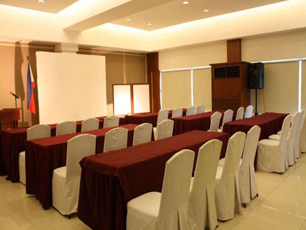 Cherry Blossoms Hotel Manila Exterior photo