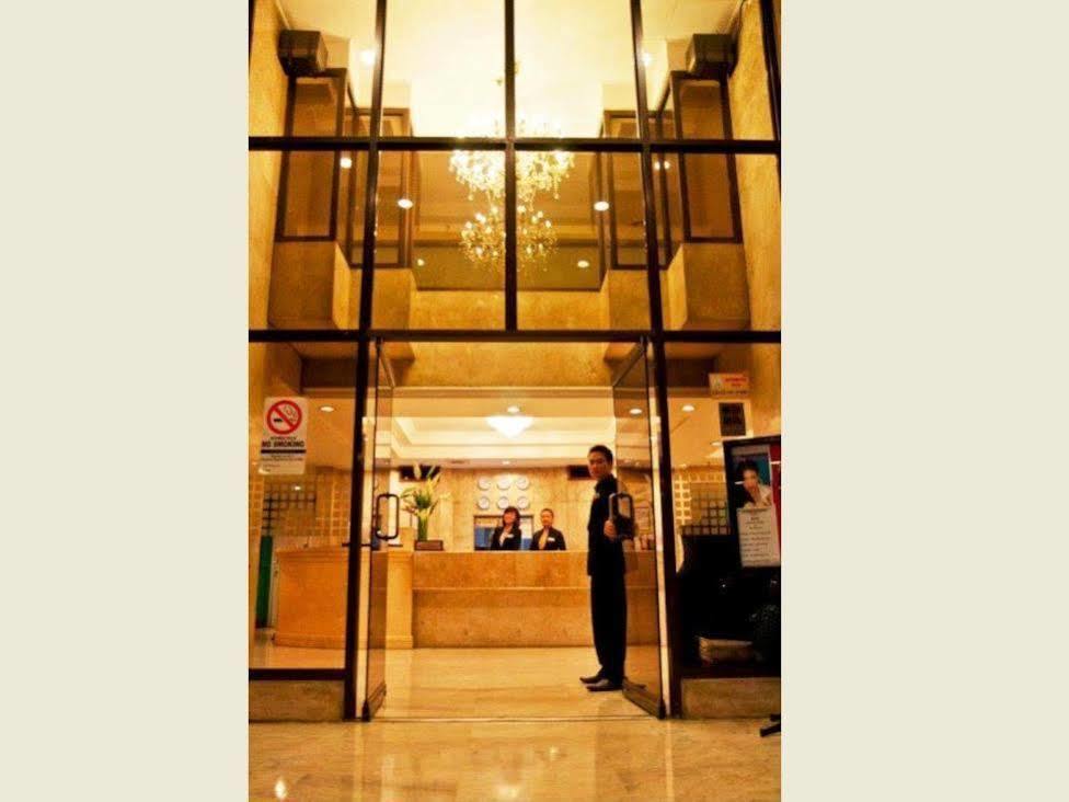 Cherry Blossoms Hotel Manila Exterior photo