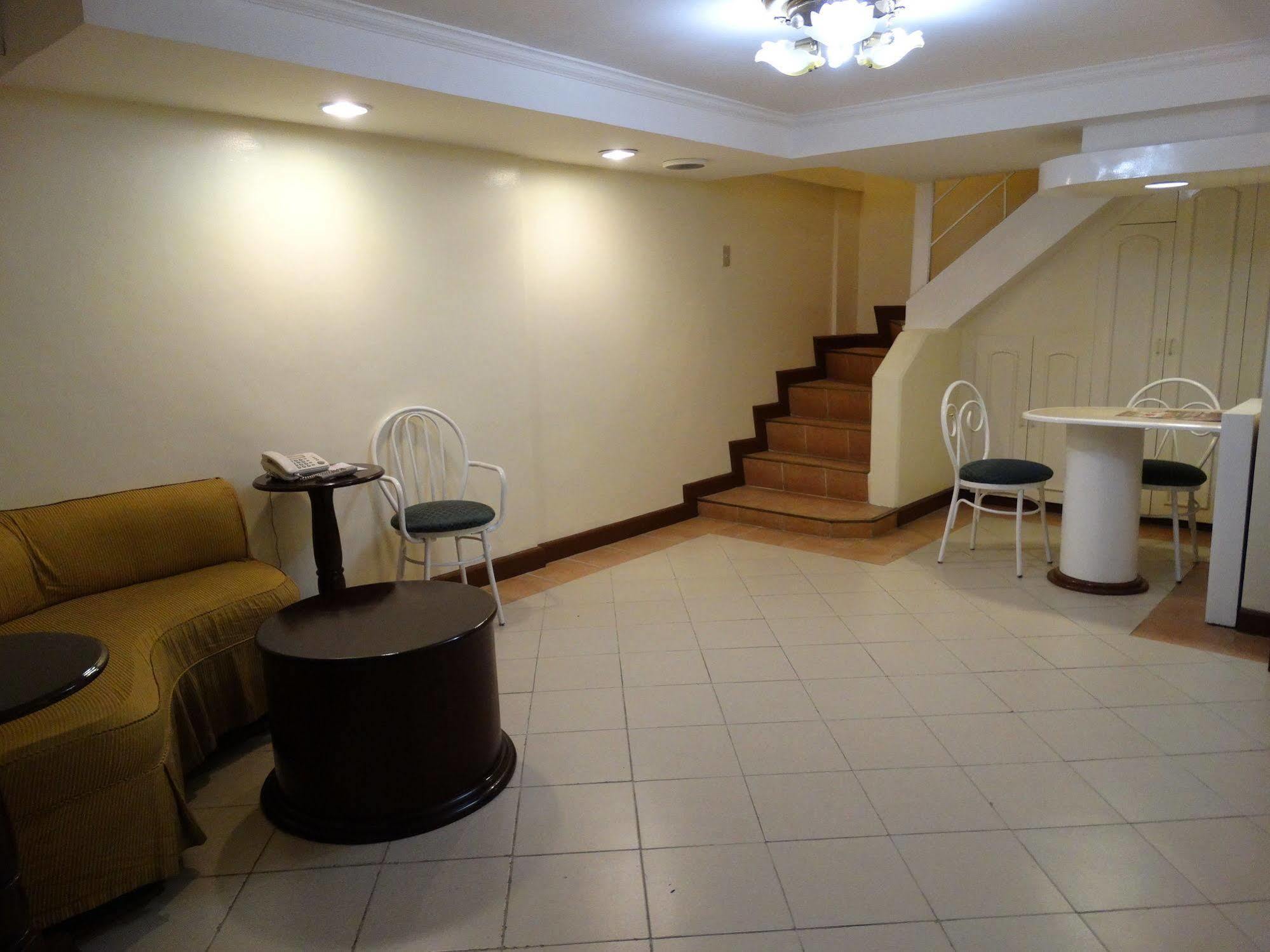 Cherry Blossoms Hotel Manila Exterior photo
